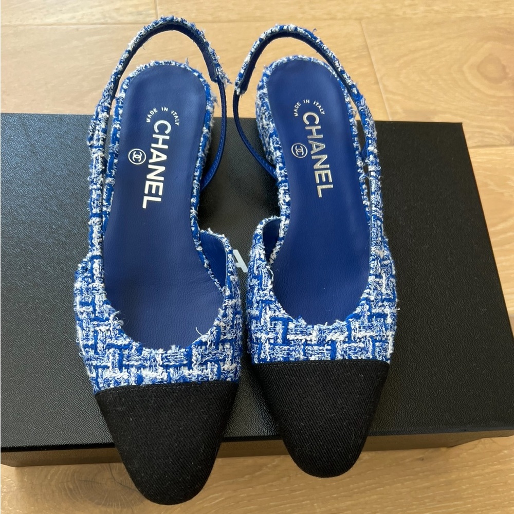 Authentic Chanel tweed slingbacks - beautiful blue color way- unique